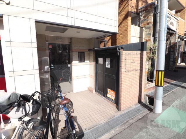 22/30 エントランス