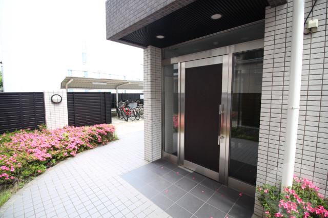 18/30 エントランス