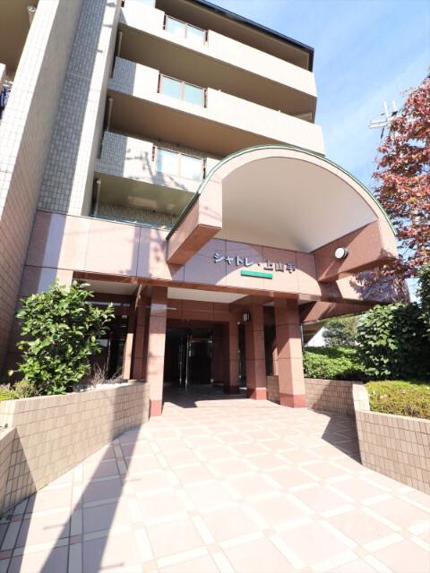 22/30 エントランス