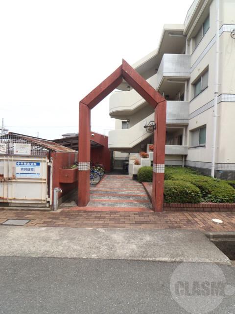 22/30 エントランス