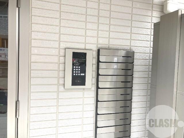 22/28 エントランス