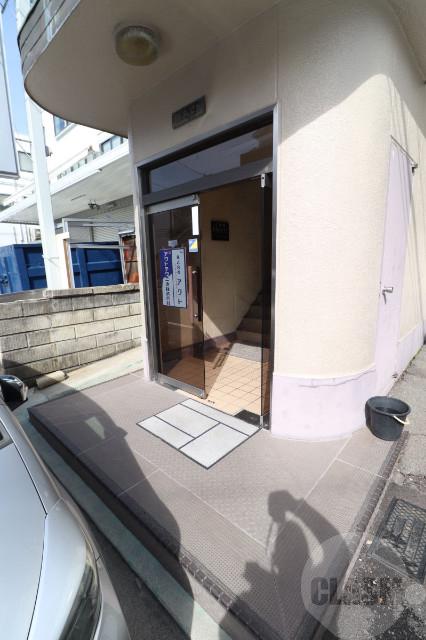 22/30 エントランス