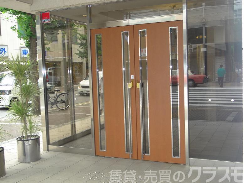 28/30 エントランス