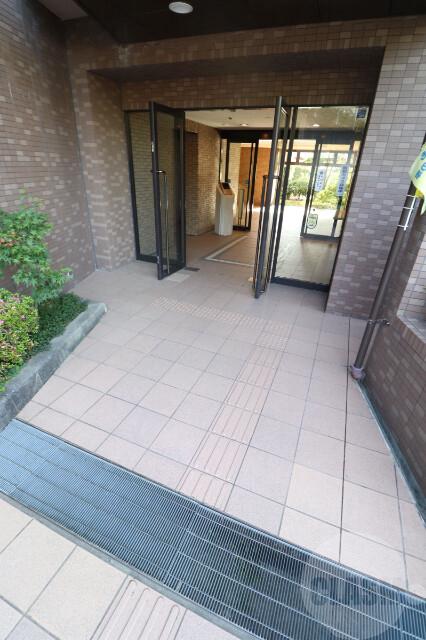 14/22 エントランス