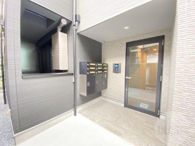 20/26 エントランス