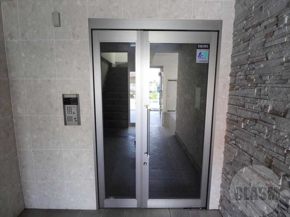 22/30 エントランス