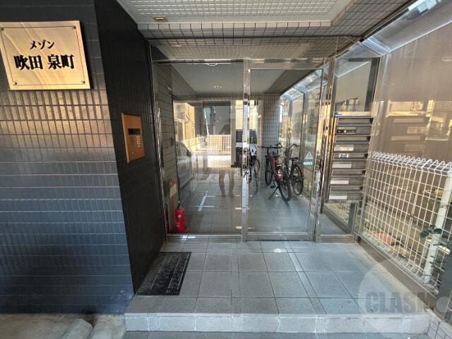 22/30 エントランス