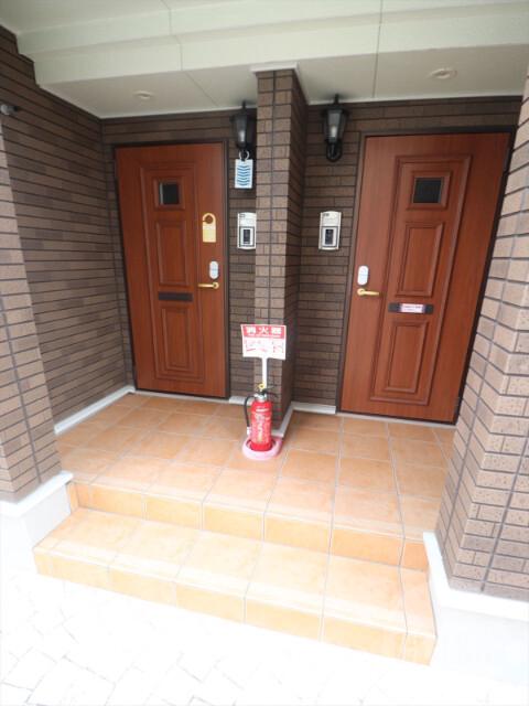 18/25 エントランス