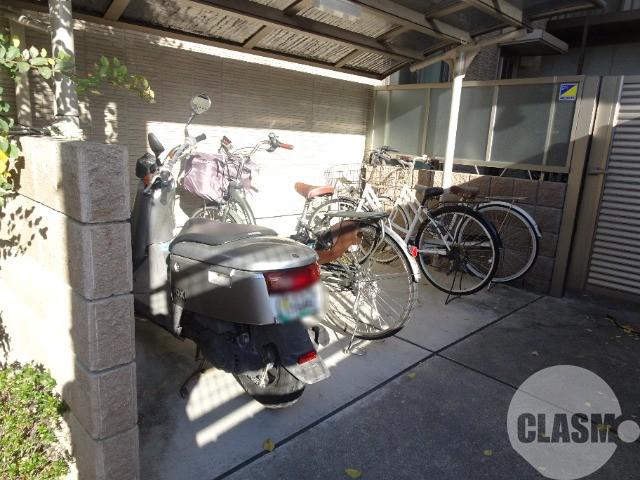 21/30 エントランス