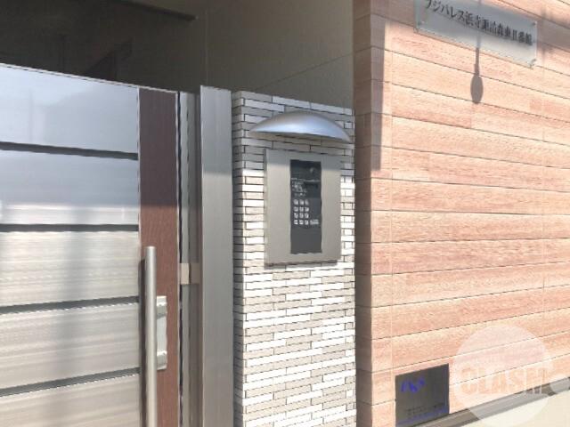 19/30 エントランス