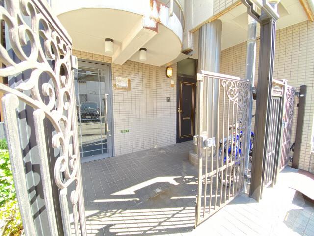 14/23 エントランス