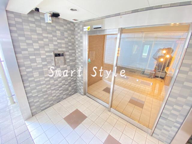 28/30 エントランス