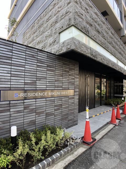 22/30 エントランス