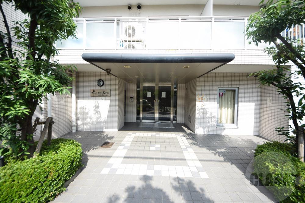 22/30 エントランス