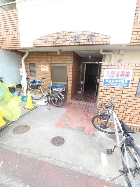 22/29 エントランス