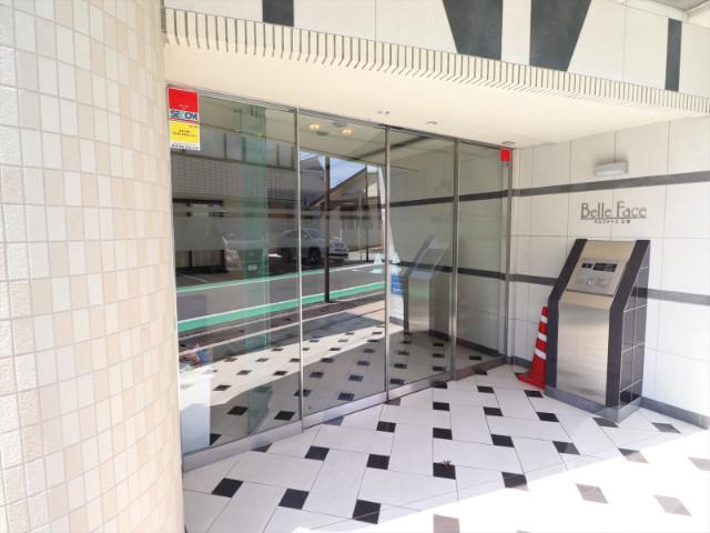 22/30 エントランス