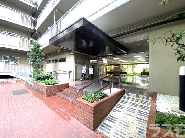 3/7 エントランス