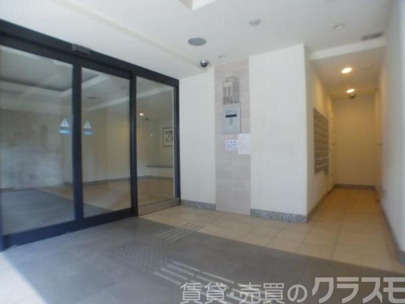 28/30 エントランス