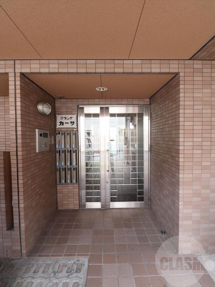 22/30 エントランス