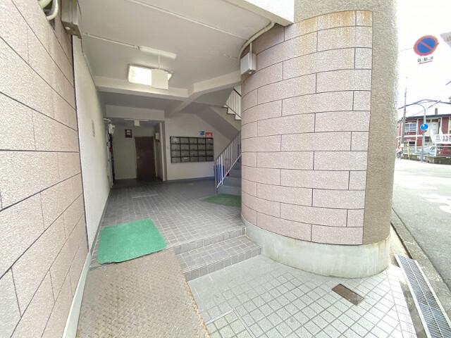 20/29 エントランス