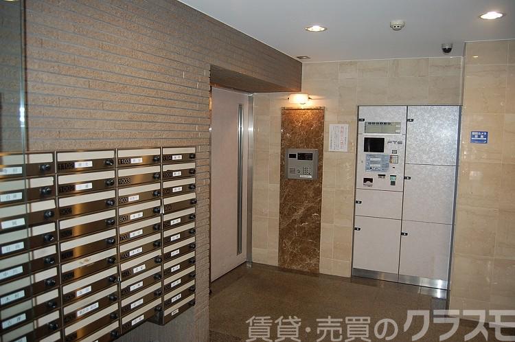 28/30 エントランス