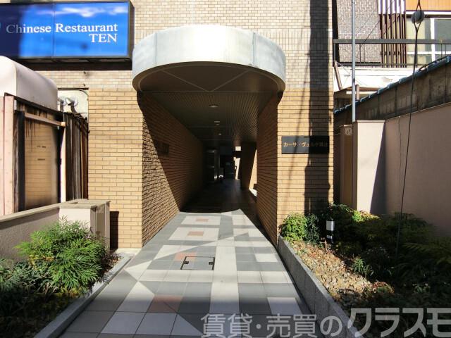 27/30 エントランス