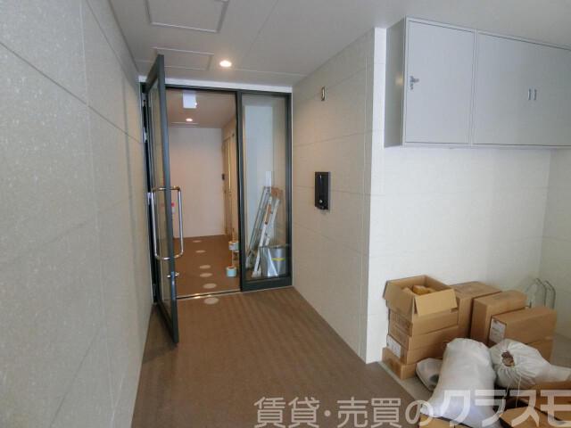 28/30 エントランス