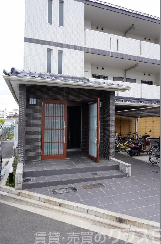 2/2 エントランス