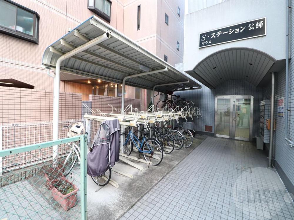 22/30 エントランス