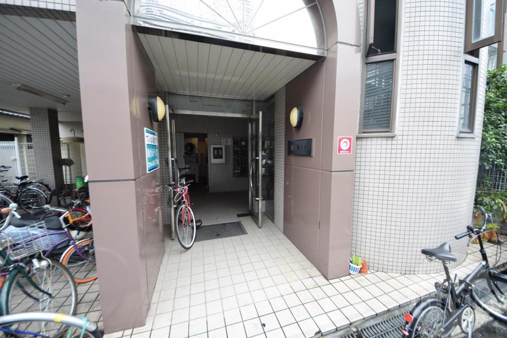 17/26 エントランス