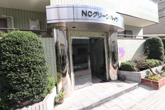 22/30 エントランス