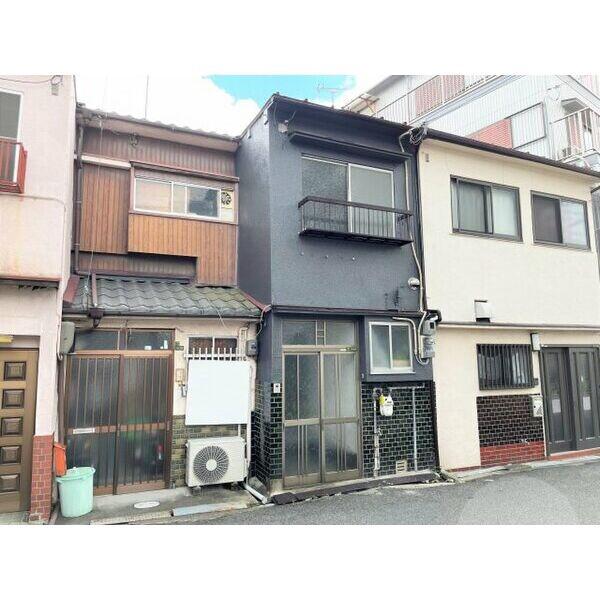 17/30 エントランス