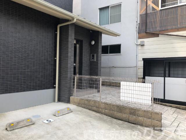 28/30 エントランス