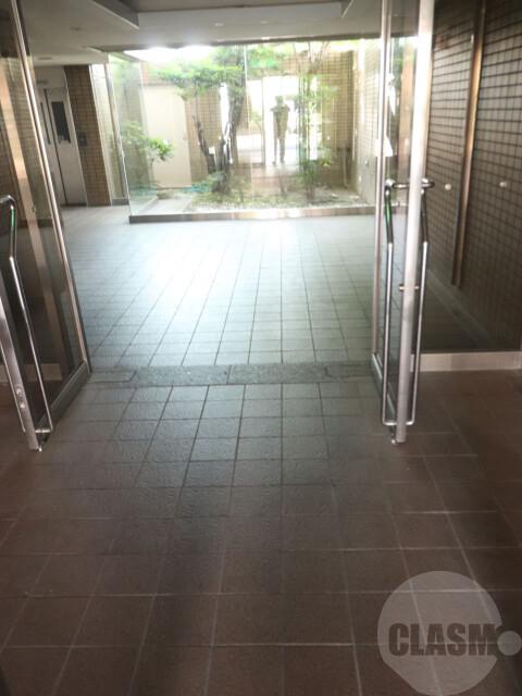 21/29 エントランス