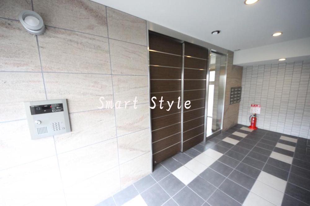 28/30 エントランス