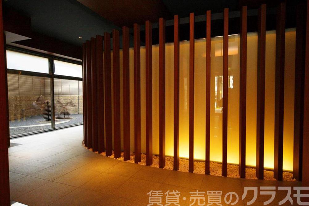 30/30 エントランス