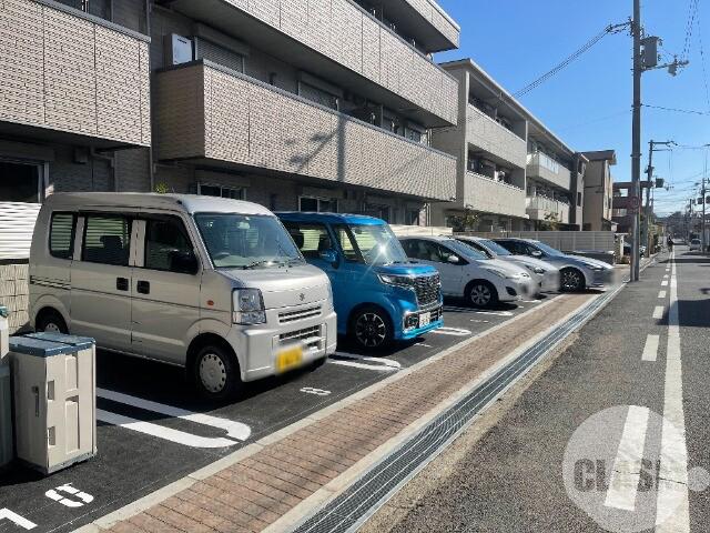22/30 駐車場