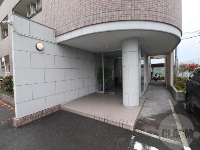 22/30 エントランス