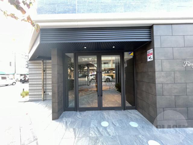 22/30 エントランス