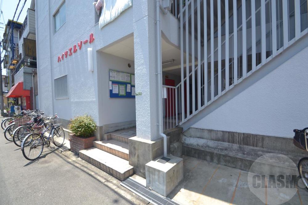 22/30 エントランス