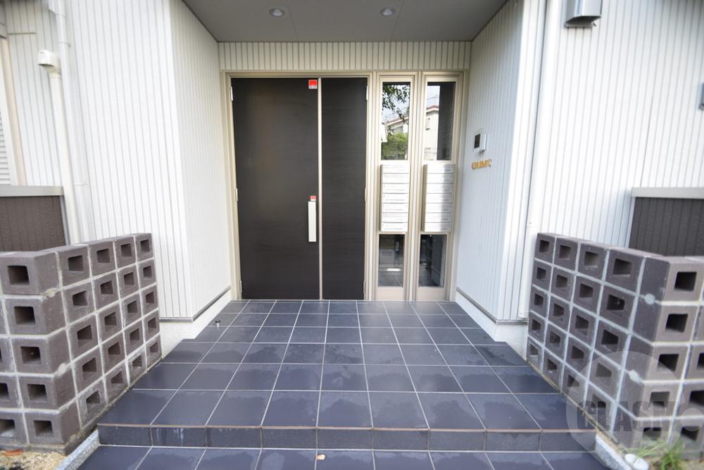 22/30 エントランス