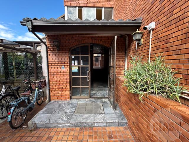 22/30 エントランス