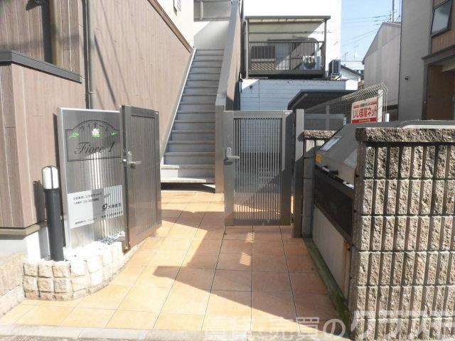 30/30 エントランス