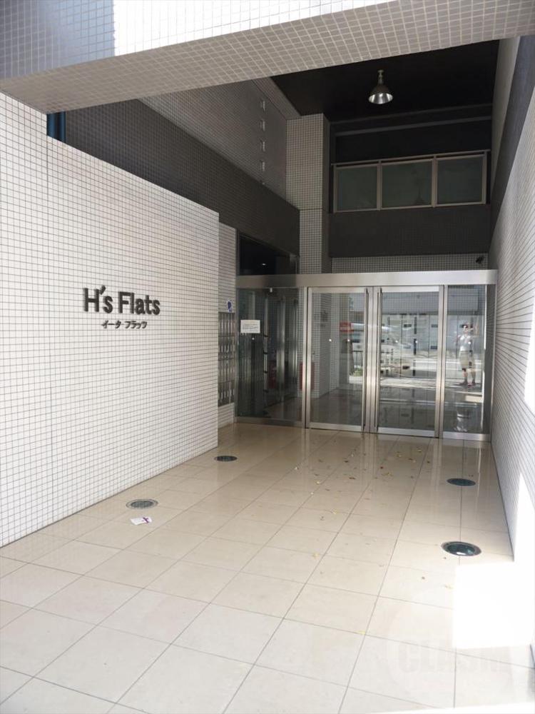 22/30 エントランス