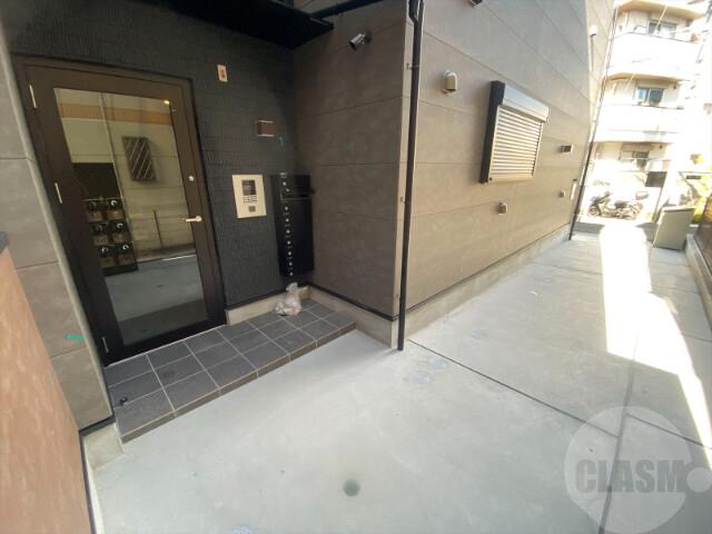 22/30 エントランス