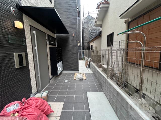 22/30 エントランス