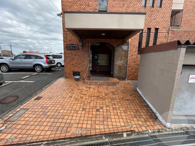 22/30 エントランス