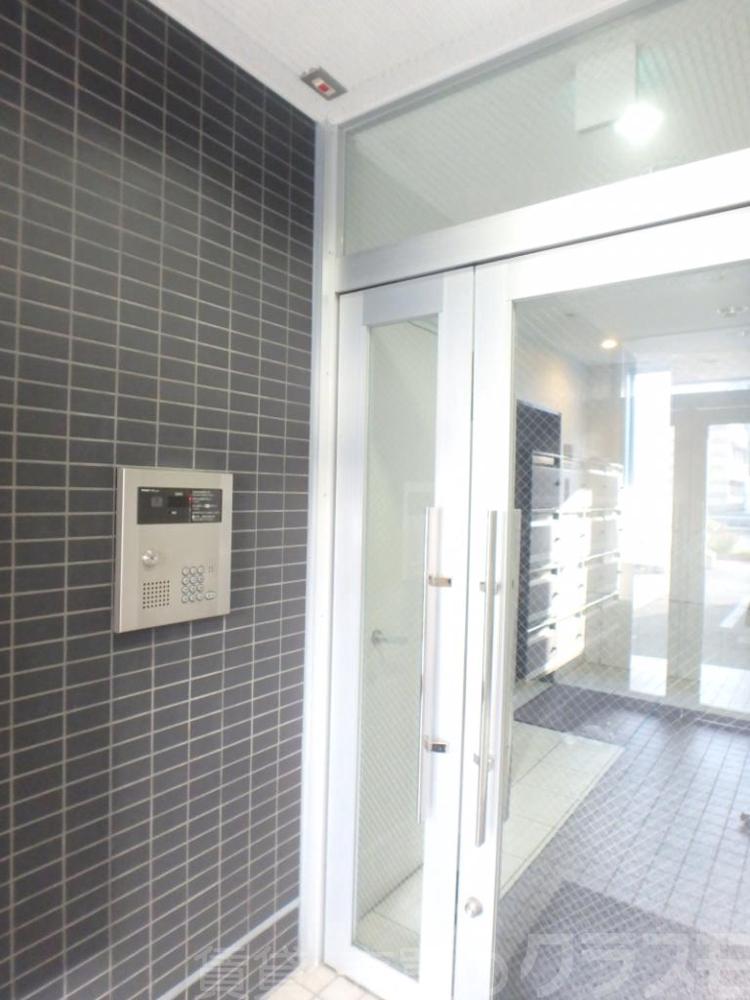 26/30 エントランス