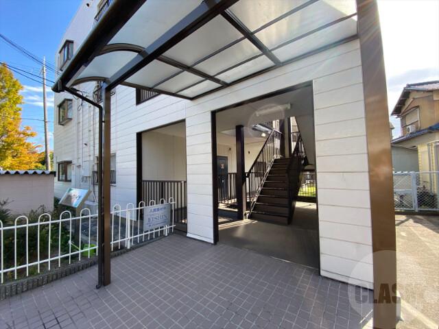 22/30 エントランス