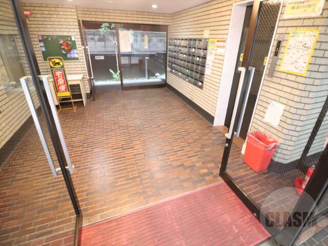 22/30 エントランス